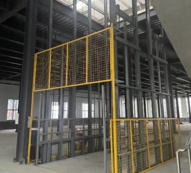 加查请详细介绍一下货梯安装在室外的维护方法