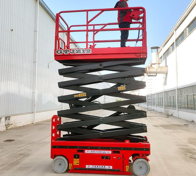 加查自行走移动式升降机